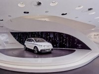 進口汽車旗艦店展廳室內展示效果-2209-02